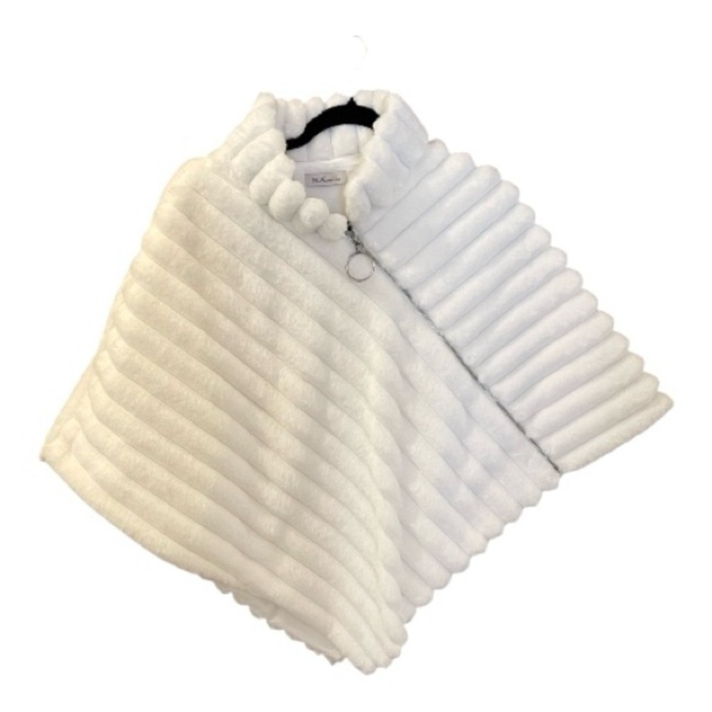 La Fiorentina White Faux Fur Cape, Silver Zipper Detail, One Size, Cozy.